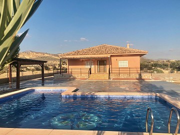 Gran Villa de nueva construcción con piscina