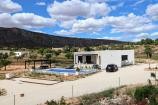 Neubauvilla mit 4 Schlafzimmern und 8m Pool in Alicante Dream Homes API 1122
