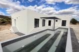 Neubauvilla mit 4 Schlafzimmern und 8m Pool in Alicante Dream Homes API 1122