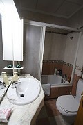 Groot vrijstaand huis met 9 slaapkamers in de stad, ideaal voor zaken in Alicante Dream Homes API 1122