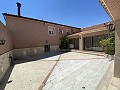 Grande maison de campagne avec commerce de marbre et plantation de raisin in Alicante Dream Homes API 1122