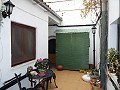 Belle maison de ville de 4 chambres dans le centre d'Ayora in Alicante Dream Homes API 1122