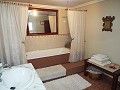 Belle maison de ville de 4 chambres dans le centre d'Ayora in Alicante Dream Homes API 1122