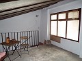 Belle maison de ville de 4 chambres dans le centre d'Ayora in Alicante Dream Homes API 1122
