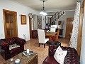 Belle maison de ville de 4 chambres dans le centre d'Ayora in Alicante Dream Homes API 1122