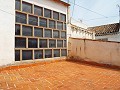 Groot herenhuis met 2 aparte appartementen en garage in Alicante Dream Homes API 1122