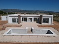 Villa moderne de nouvelle construction à Pinoso avec piscine et terrain inclus in Alicante Dream Homes API 1122