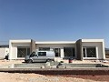 Villa moderne de nouvelle construction à Pinoso avec piscine et terrain inclus in Alicante Dream Homes API 1122