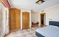 Mooie ruime villa 100 meter van de zee 5 slaapkamers- 4 badkamers in Alicante Dream Homes API 1122