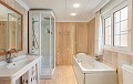 Mooie ruime villa 100 meter van de zee 5 slaapkamers- 4 badkamers in Alicante Dream Homes API 1122