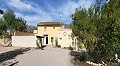 Maison de campagne de 5 chambres avec appartement d'amis in Alicante Dream Homes API 1122