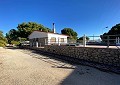 Villa de 3 chambres et 1 salle de bain très bien située avec piscine et maison d'hôtes de 2 étages à Sax in Alicante Dream Homes API 1122