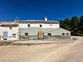 Maison de campagne spacieuse de 8 pièces à rénover à Yecla in Alicante Dream Homes API 1122