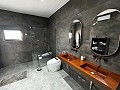 Moderne Villa mit 5 Schlafzimmern und 3 Badezimmern in Macisvenda in Alicante Dream Homes API 1122