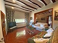 Landhaus mit 4 Schlafzimmern, 4 Minuten außerhalb von Pinoso in Alicante Dream Homes API 1122