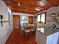 Landhaus mit 4 Schlafzimmern, 4 Minuten außerhalb von Pinoso in Alicante Dream Homes API 1122