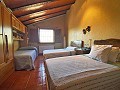 Landhaus mit 4 Schlafzimmern, 4 Minuten außerhalb von Pinoso in Alicante Dream Homes API 1122