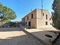 Landhaus mit 4 Schlafzimmern, 4 Minuten außerhalb von Pinoso in Alicante Dream Homes API 1122